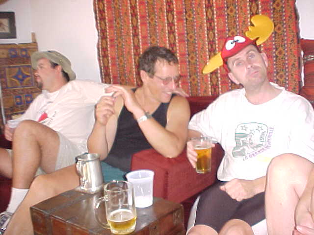 run200_b.jpg (36143 bytes)